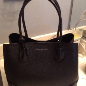 Woman's Michael Kors handbag
